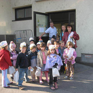 Kindergarten besucht Bäckerei