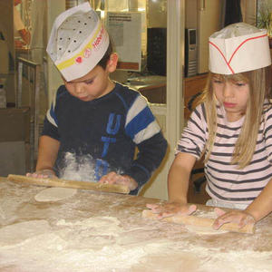 Kindergarten besucht Bäckerei