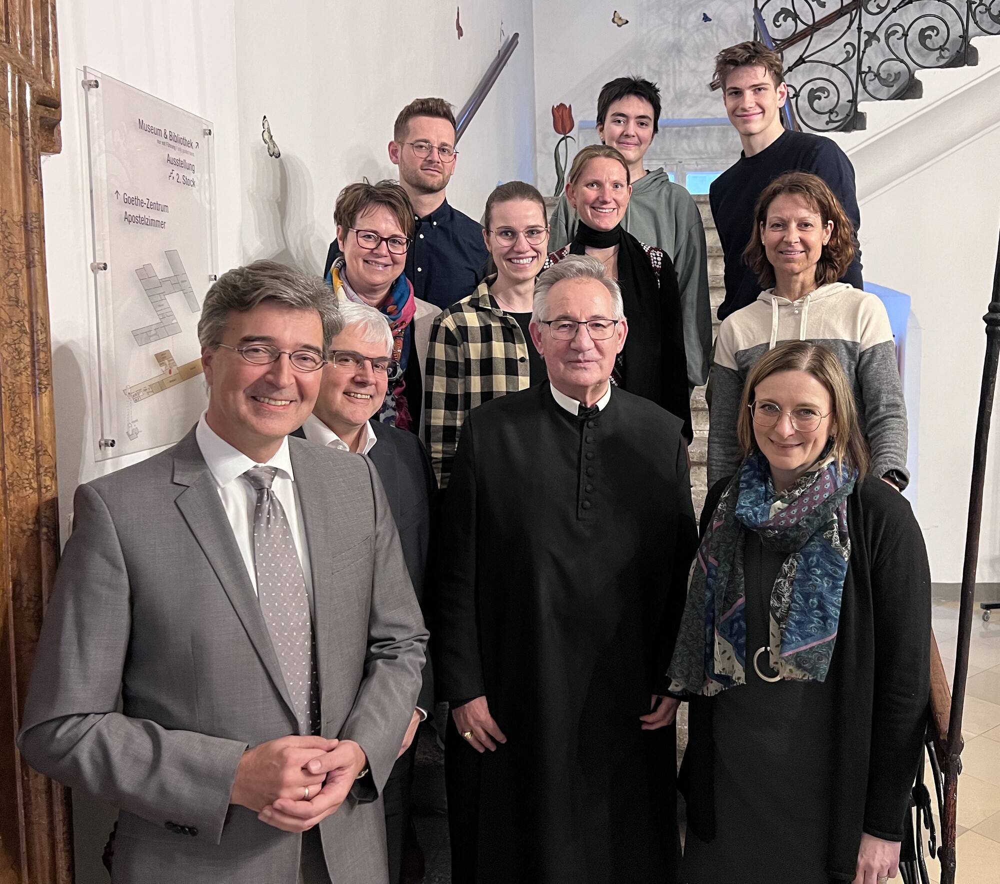 Dank der Schulgemeinschaft an Abt emeritus Ambros Ebhart
