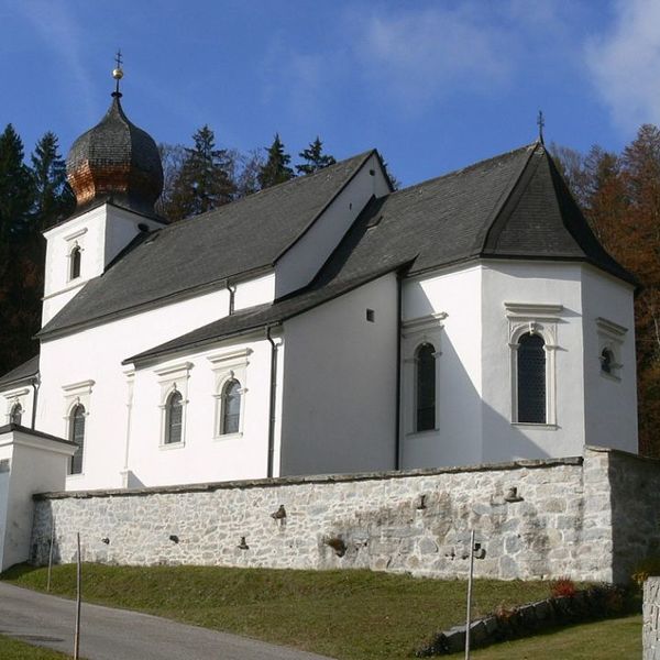 Kirche St. Wolfgang am Stein / Wolfgang Sauber wikimedia commons Kirche St. Wolfgang am Stein