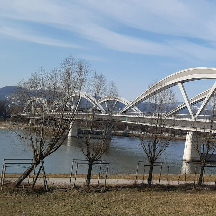 Nördlich und südlich der Donau durch Linz