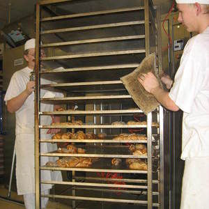 Kindergarten besucht Bäckerei