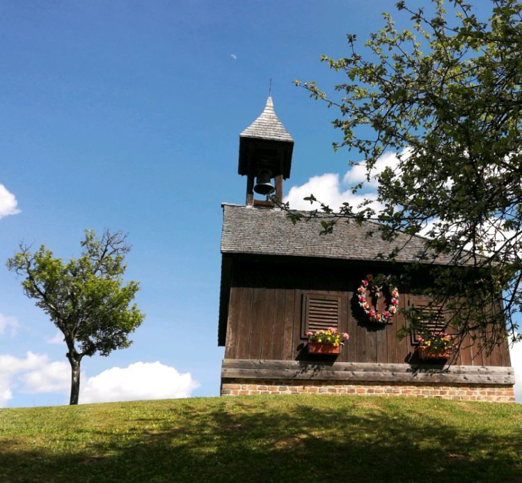 Kapelle am Kölbereck / Monika Petanovitsch Grenzwege mit Aussicht