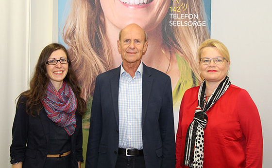 Doris Bauer, MSc, Projektleiterin Chatberatung; Dr. Michael Katzensteiner, Koordinator der Chatberatung der Psychologischen Studierendenberatung Österreichs; Mag.a Silvia Breitwieser, Leiterin TelefonSeelsorge OÖ – Notruf 142