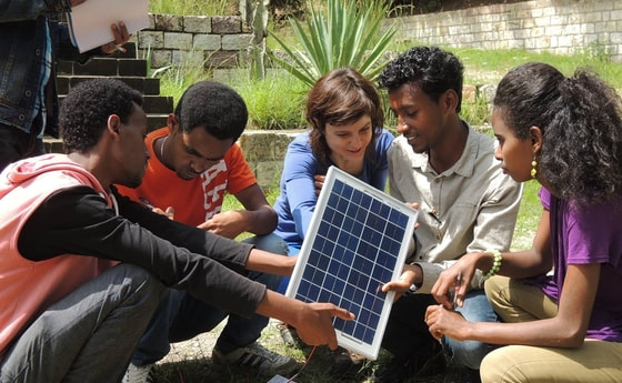 Bildung überwindet Armut! Künftige SolartechnikerInnen in Äthiopien 