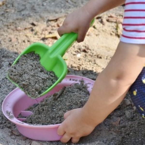 Sandspielen / pixabay_RitaE Sandspielen