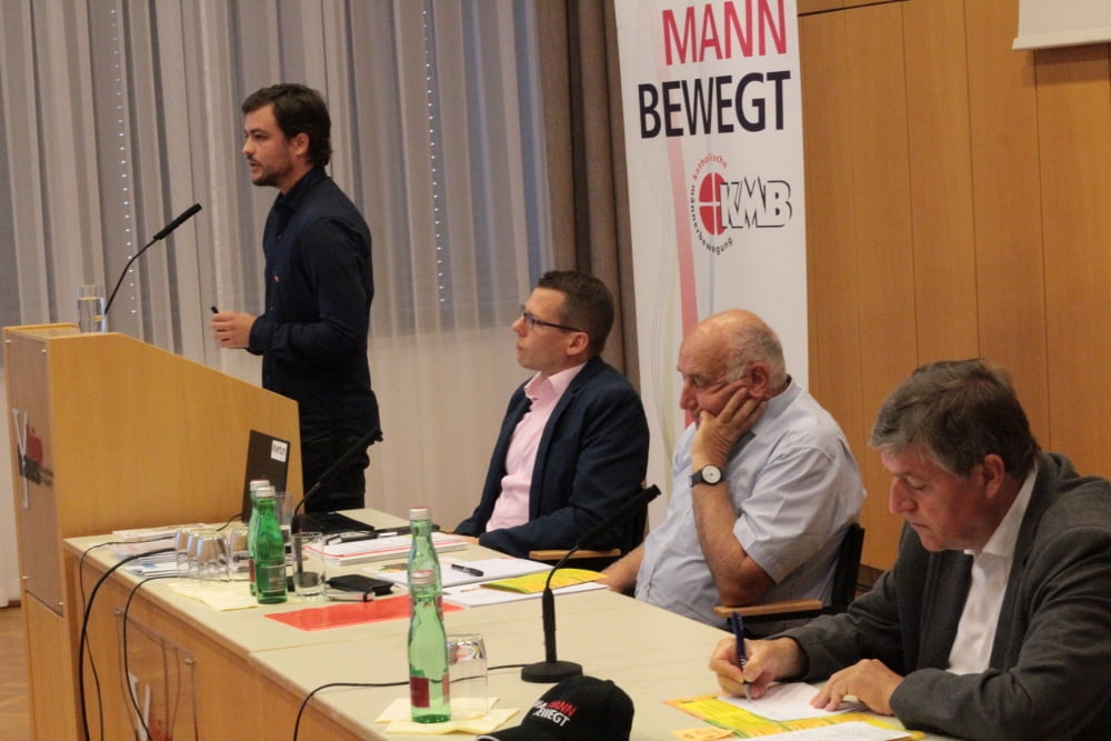 Podium am Donnerstag (vlnr): Ginner, Riedl-Daser, Moderator Nußbaumer, Schüller